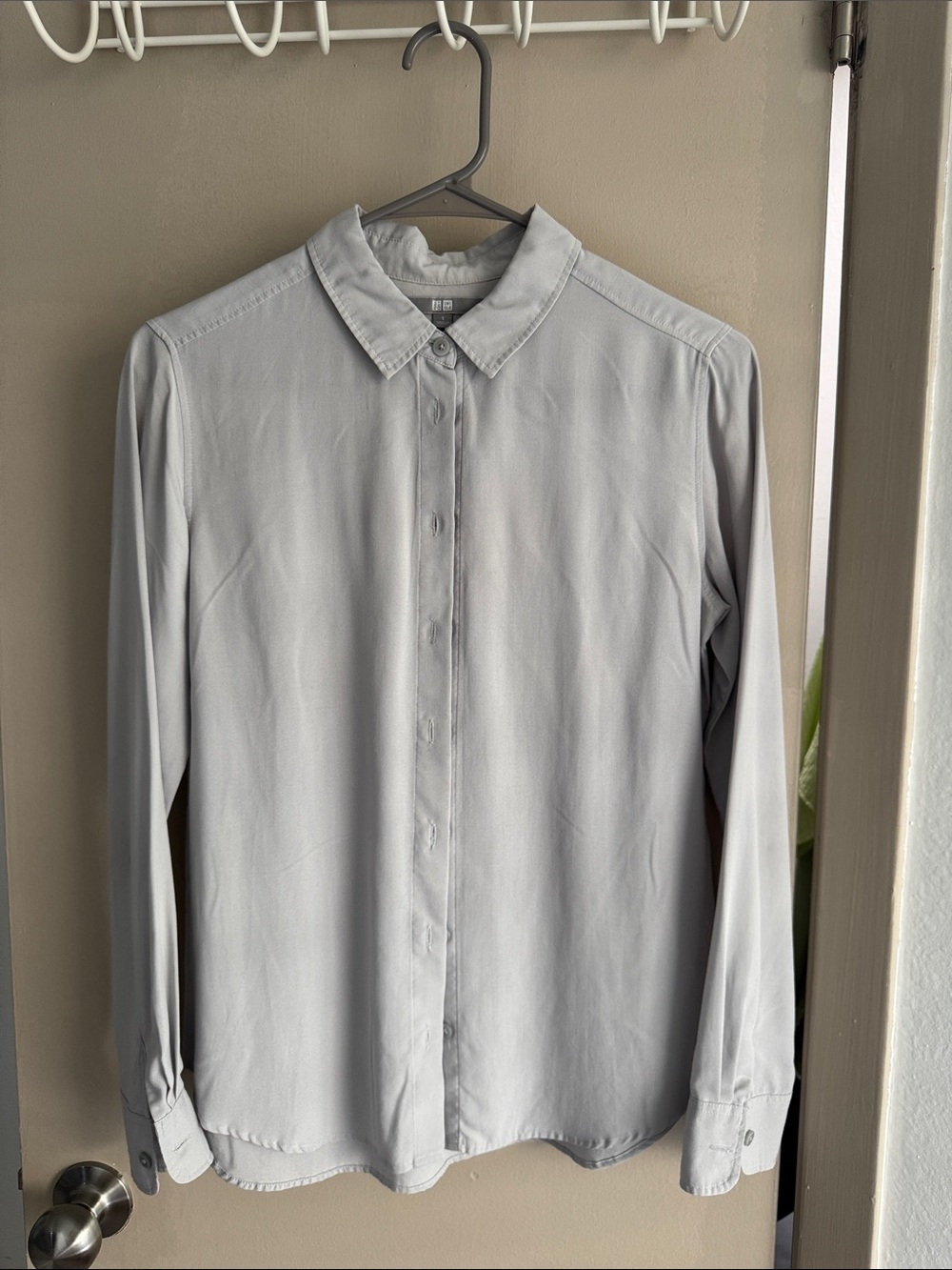 Uniqlo Light Gray Button-Down Shirt